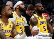 问鼎娱乐-包含浓眉哥回归赛场，大胜首场状态亮眼，热火观众沸腾！的词条